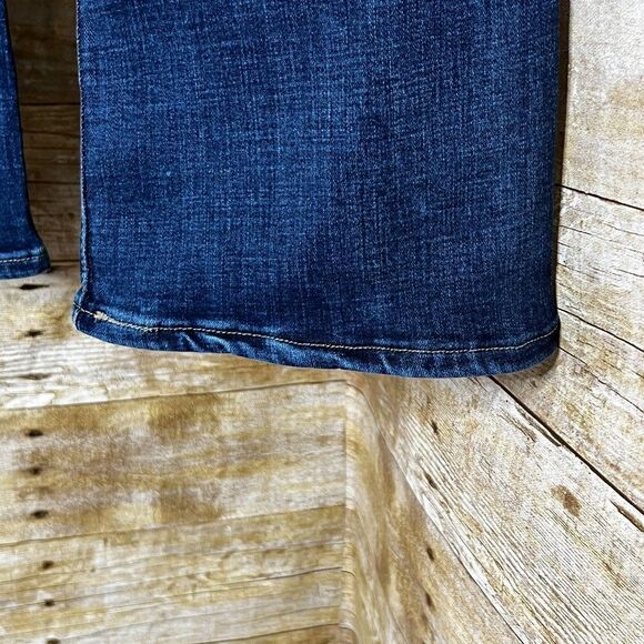 LEVI'S WOMEN'S SIZE 10R MID-RISE CLASSIC CASUAL EVERYDAY BOOTCUT JEANS - Picture 8 of 14